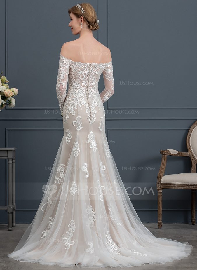 How Does Plus Size Wedding Dresses Increase the Shimmer of Your Personality? 6 wedding dress back 2 How Does Plus Size Wedding Dresses Increase the Shimmer of Your Personality? - 6
