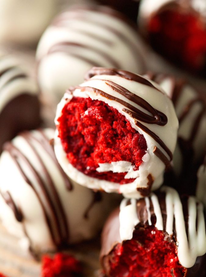 Red velvet cake truffles Top 15 Creative Mother's Day Gift Ideas - 14
