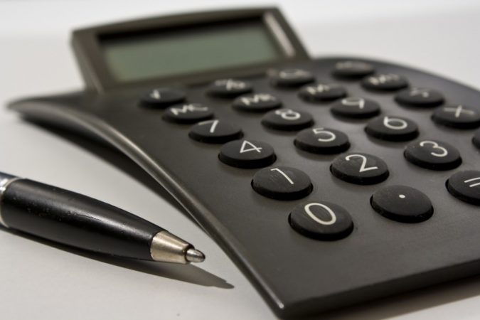 calculator Set a budget Top Tips to Finding a Reliable Home Contractor - 4