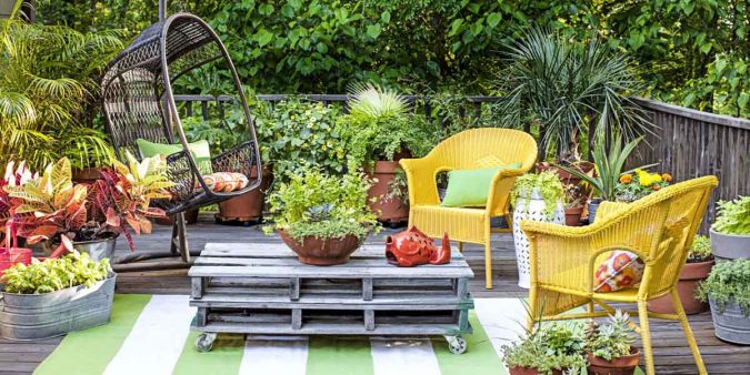 Living a More Comfortable Outdoor Lifestyle 2 small patio garden Living a More Comfortable Outdoor Lifestyle - 2