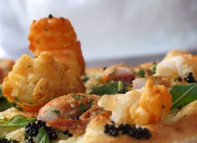10 Most Luxury Dishes Only for Billionaires 4 Louis XIII Pizza expensive pizza 2 10 Most Luxury Dishes Only for Billionaires - 4