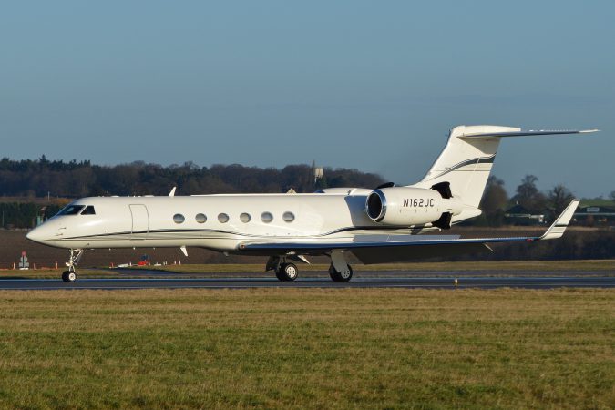 15 Most Luxurious Helicopters and Private Jets Owned by Celebrities! 17 Jim Carrey private jet. 15 Most Luxurious Helicopters and Private Jets Owned by Celebrities! - 17