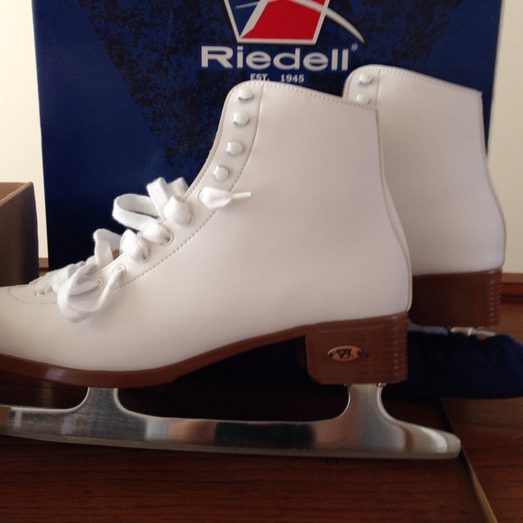 Riedell figure skates 1 How to Find the Perfect Pair of Figure Skates for You - 4