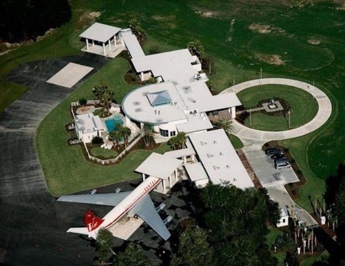 boeing-707-john-travolta-675x521 15 Most Luxurious Helicopters and Private Jets Owned by Celebrities!