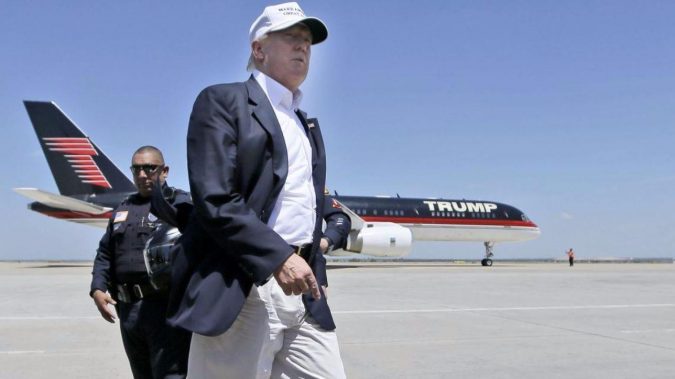 15 Most Luxurious Helicopters and Private Jets Owned by Celebrities! 6 donald trump plane 15 Most Luxurious Helicopters and Private Jets Owned by Celebrities! - 6