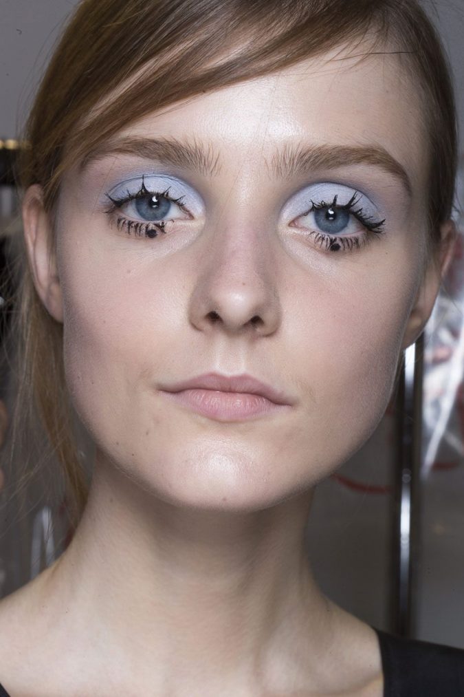 makeup Clumpy lashes trend Top 20 Newest Eyelashes Beauty Trends - 34