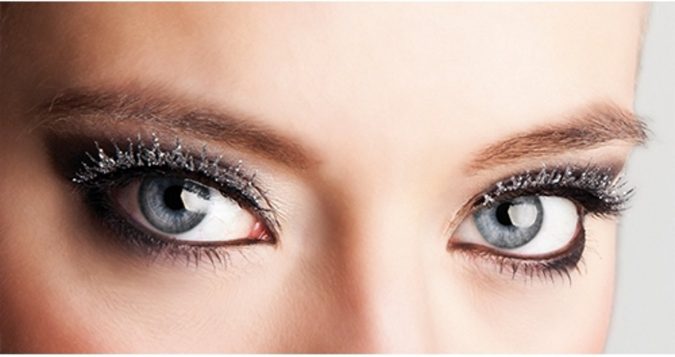 makeup-Glitter-eyelashes-2-675x357 Top 20 Newest Eyelashes Beauty Trends in 2020