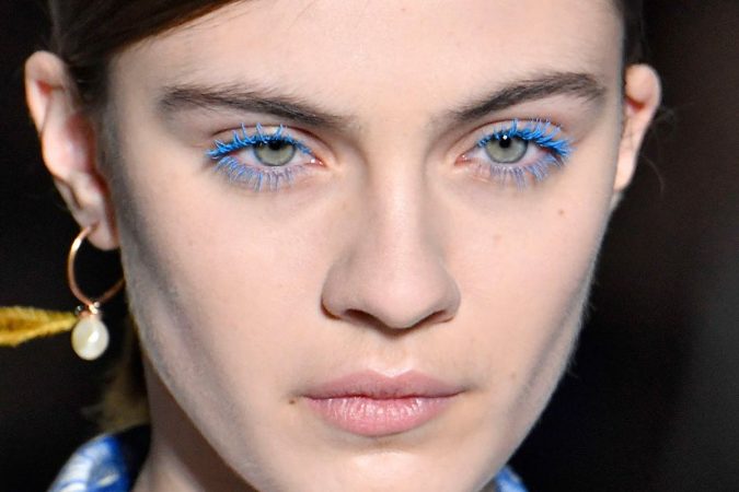 makeup blue mascara neon lashes Top 20 Newest Eyelashes Beauty Trends - 17