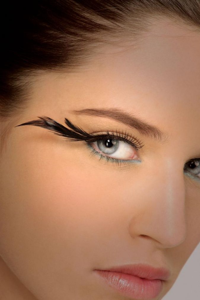 makeup eyelashes with side feathers Top 20 Newest Eyelashes Beauty Trends - 21