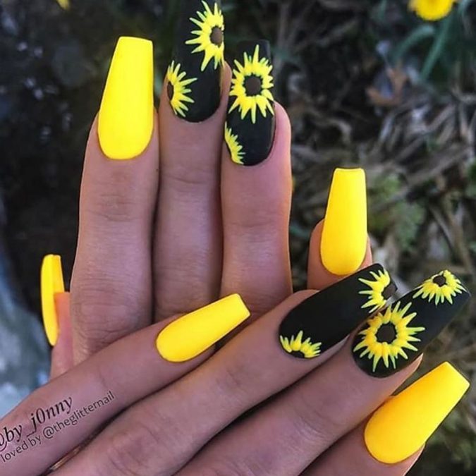 matte yellow and black nails +60 Hottest Nail Design Ideas for Your Graduation - 19