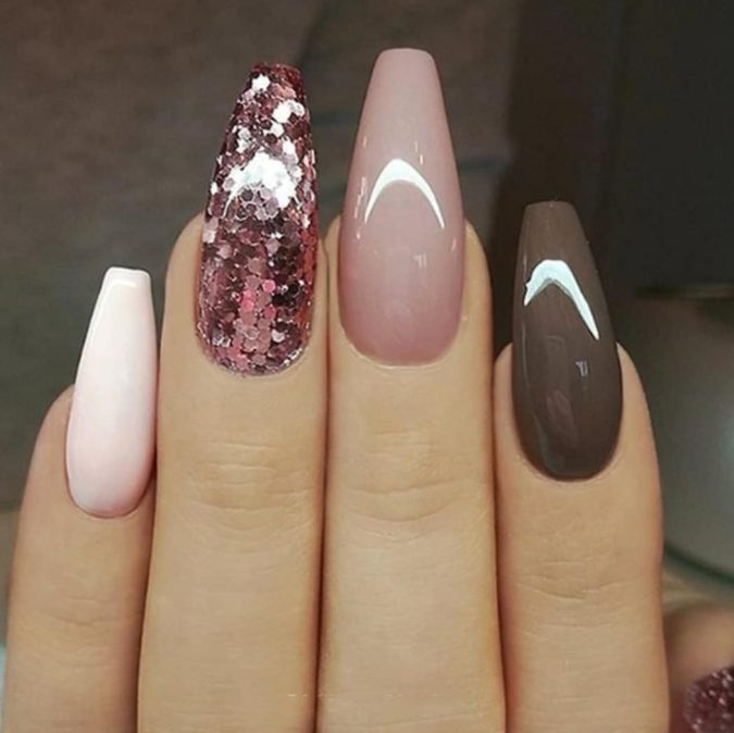 nude and brown nails +60 Hottest Nail Design Ideas for Your Graduation - 10