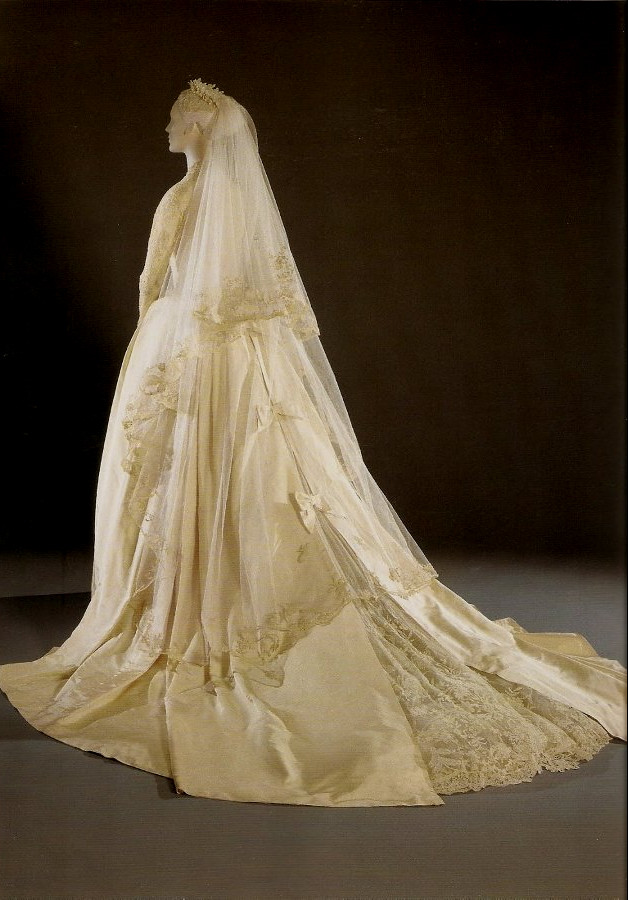 wedding dress by Helen Rose Top 10 Most Expensive Wedding Dress Designers - 51