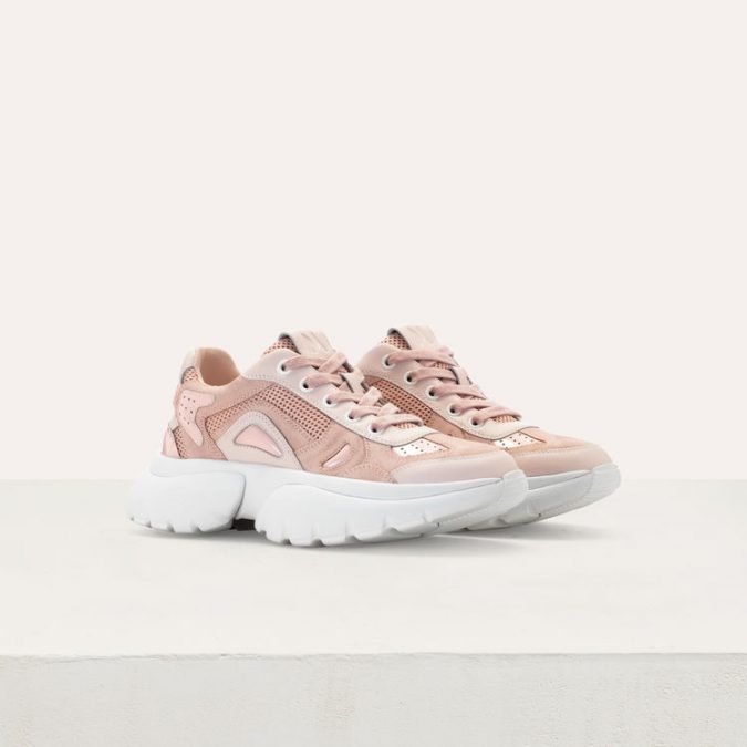 sneakers 10 Wardrobe Essentials Inspired by Summer Fashion Trends - 39