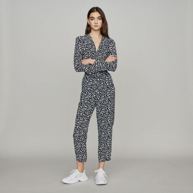 summer outfit jumpsuit 2 10 Wardrobe Essentials Inspired by Summer Fashion Trends - 33
