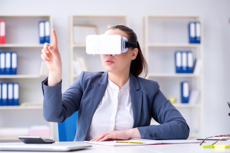 5 Ways You Can Use Virtual Reality In The Workplace