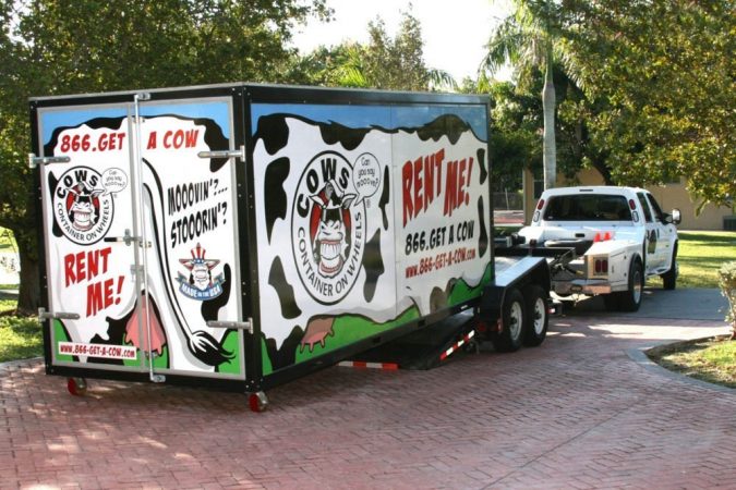cows truck moving container 7 Tips for Choosing Best Moving Container Company in Your Area - 6