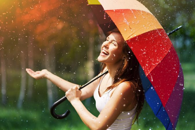 15 Natural Hair Beauty Tips for All Hair Types 8 rainy weather 15 Natural Hair Beauty Tips for All Hair Types - 8