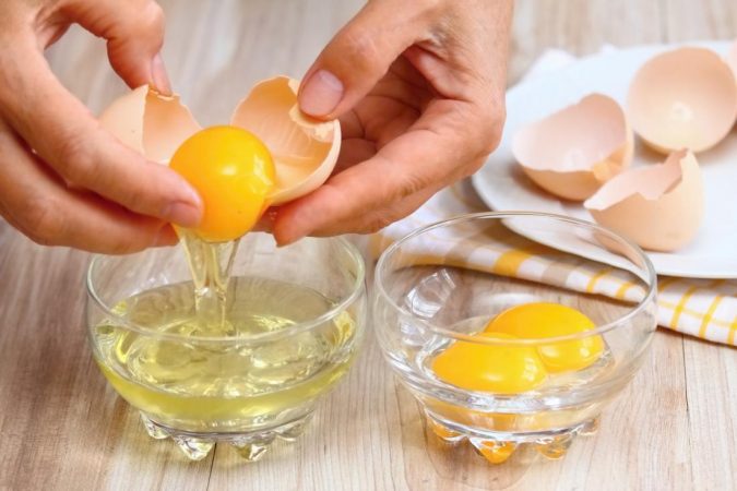 separating egg whites from egg yolks 15 Natural Hair Beauty Tips for All Hair Types - 27