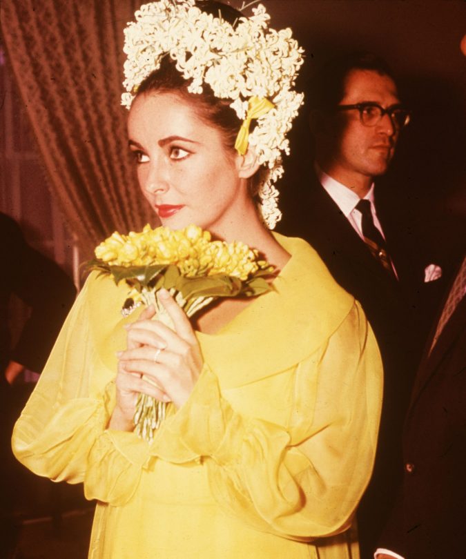 Elizabeth-Taylor-675x810 20 Hollywood Actresses Who Changed Fashion Forever
