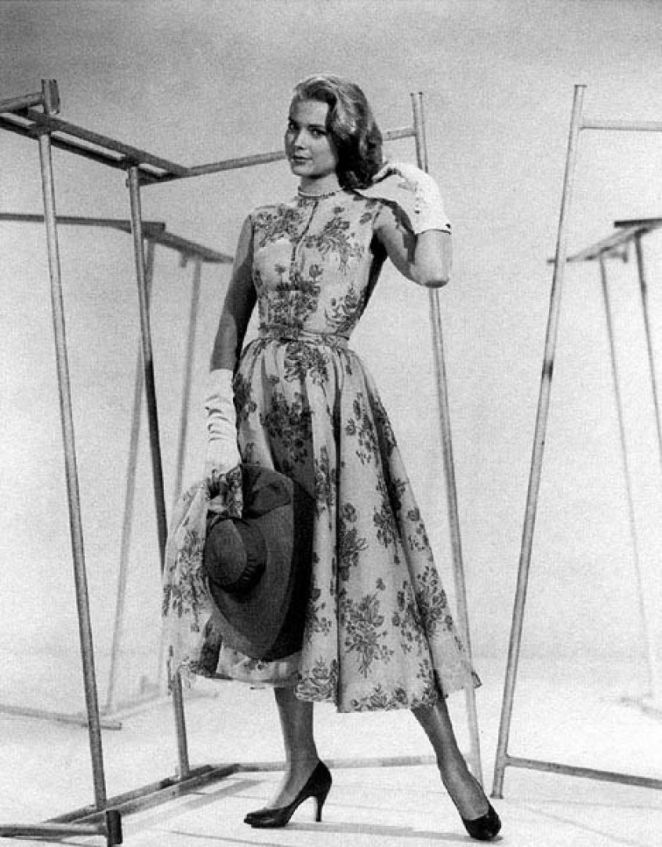 Grace Kelly 2 20 Hollywood Actresses Who Changed Fashion Forever - 30