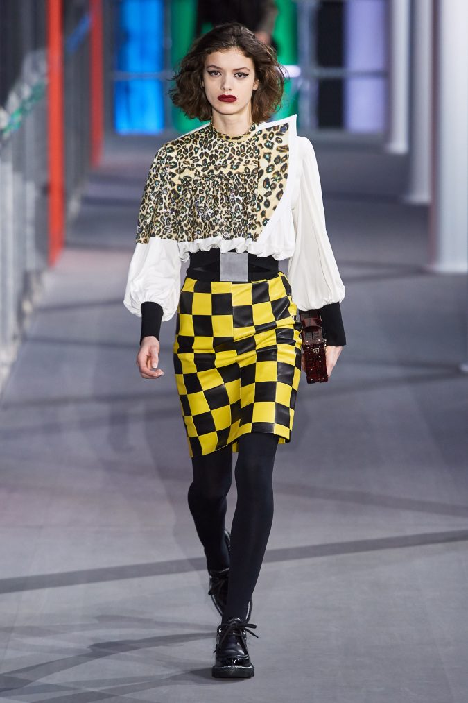 Fall-Winter-fashion-2020-pencil-skirt-Louis-Vuitton-675x1013 60+ Retro Fashion Designs of Fall/Winter 2020 Inspired by the 80s and 90s