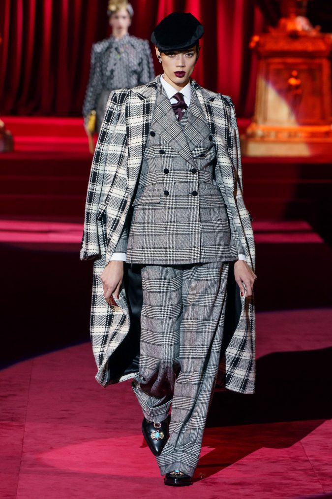 10 Fall/Winter Retro Fashion Trends for the 70s Nostalgics 63 Fall fashion 2019 tweed suit and coat Dolce and Gabbana 10 Fall/Winter Retro Fashion Trends for the 70s Nostalgics - 63