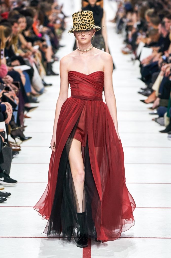 Fall winter fashion 2020 desco style dress Dior 60+ Retro Fashion Designs of Fall/Winter Inspired by the 80s and 90s - 14