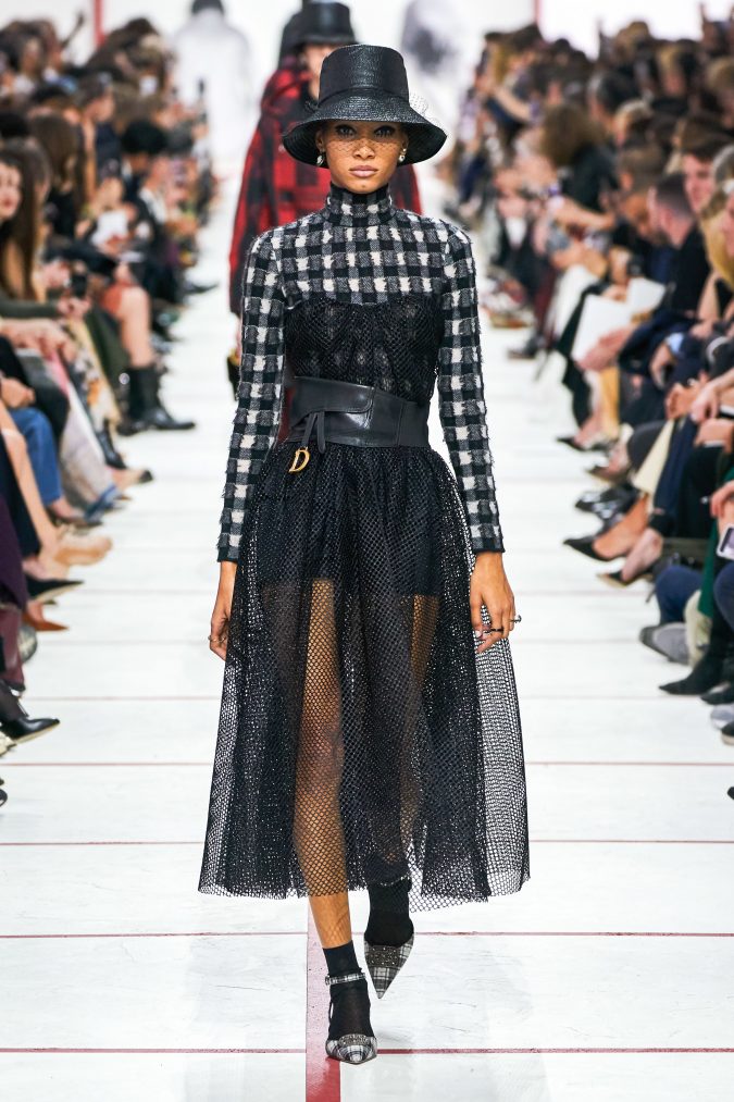 Fall winter fashion 2020 plaided dress Dior 2 60+ Retro Fashion Designs of Fall/Winter Inspired by the 80s and 90s - 55
