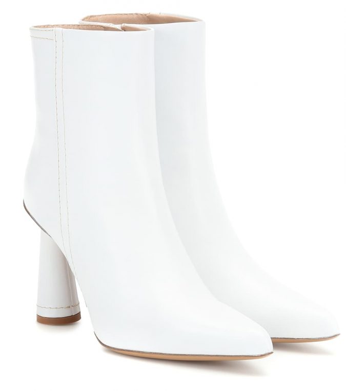 Jacquemus ankle boots in white leather 1 7 Designer Shoes for Women - 3