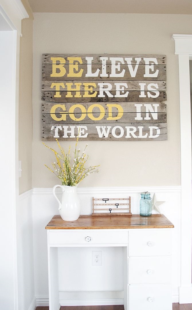 Writings on wood. 1 Using Wood to Decorate Your Home - Easy Tips and Tricks - 8
