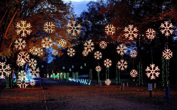 dancing lights of jellystone park Nashville at Christmas Top 10 Fairytale Christmas Places for Couples - 37