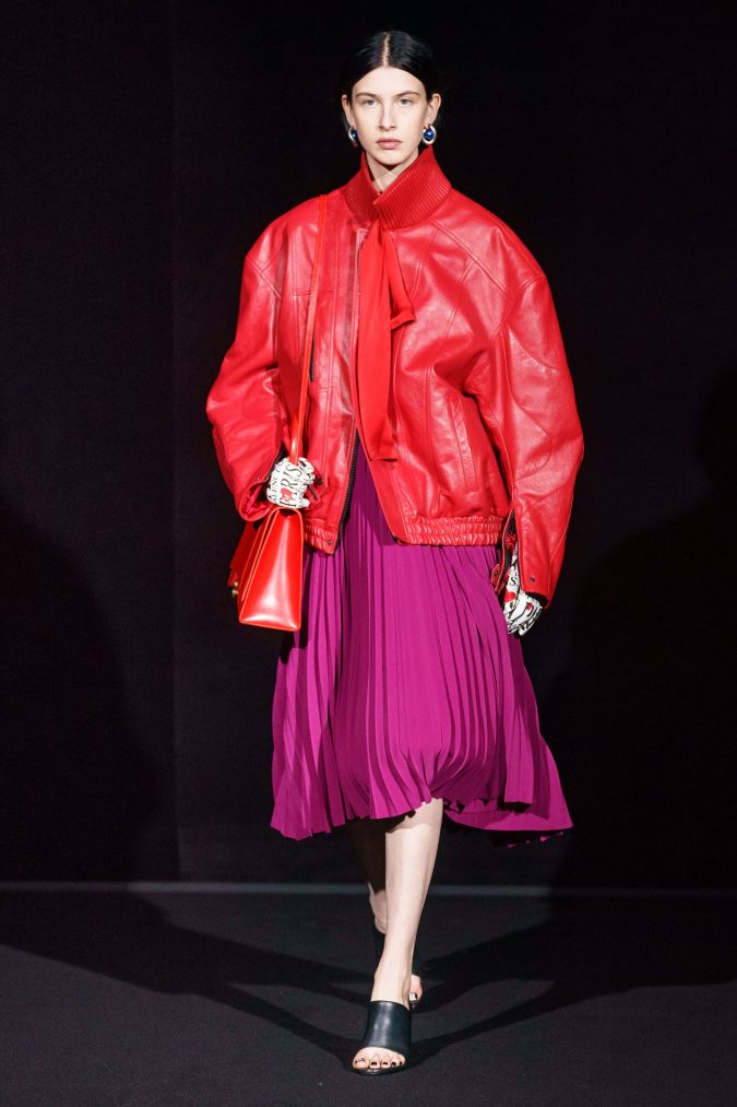 fall-2019-fashion-pleated-skirt-and-long-leather-jacket-balenciaga-675x1013 45+ Elegant Work Outfit Ideas for Fall and Winter 2020
