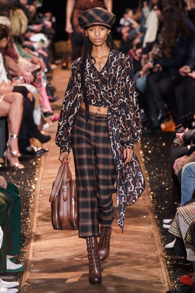 fall fashion 2019 earthy colors Michael Kors +80 Fall/Winter Fashion Trends for a Stunning Wardrobe - 29