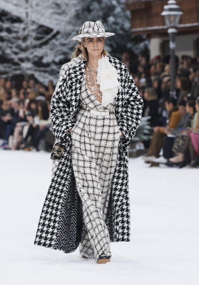 fall winter 2019 20 plaided jumpsuit chanel 60+ Retro Fashion Designs of Fall/Winter Inspired by the 80s and 90s - 49