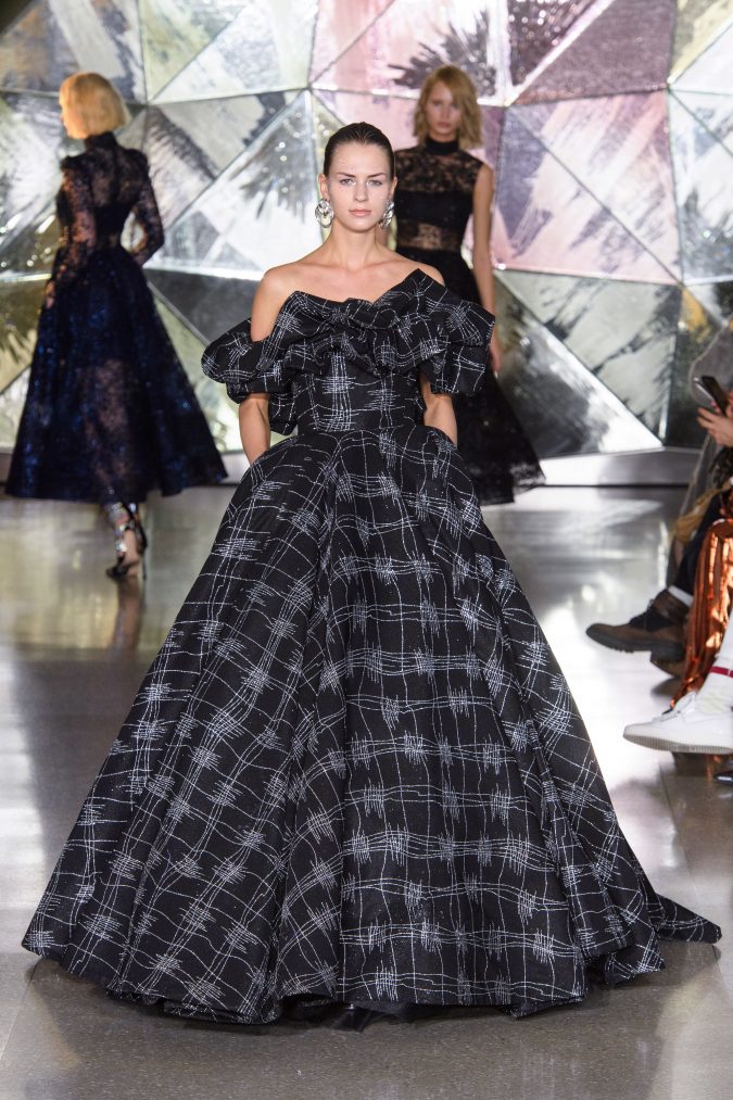 fall winter 2020 ruffled dress Christian Siriano +20 Fall Fashion Trends of Unusual Shoulders and Sleeves - 47