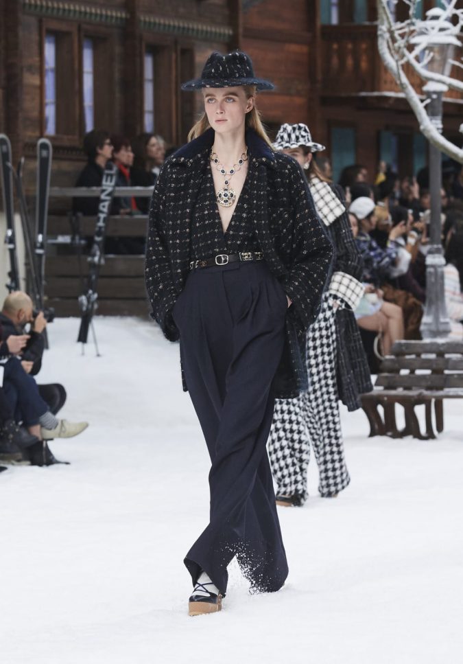 fall winter 2020 tweed chanel 90 Fall/Winter Fashion Ideas for a Perfect Combination of Vintage and Modern - 83