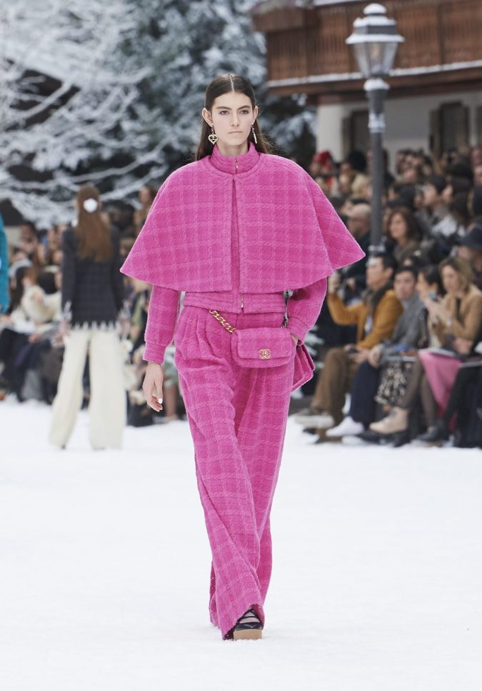 fall winter 2020 tweed jumpsuit Chanel 90 Fall/Winter Fashion Ideas for a Perfect Combination of Vintage and Modern - 85