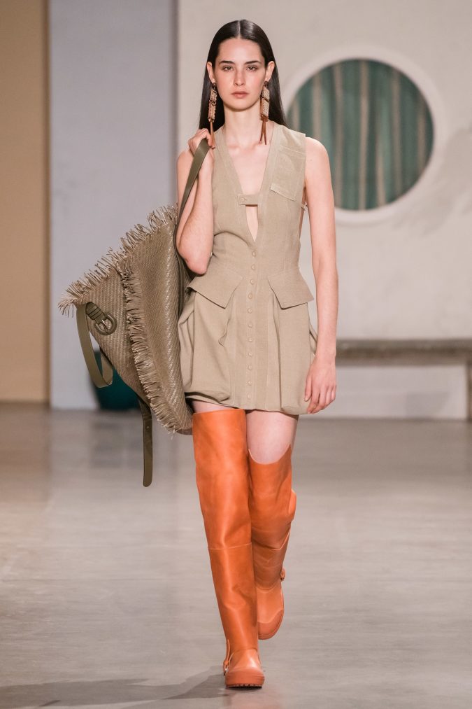 fall-winter-fashion-2020-beige-dress-orange-boots-Jacquemus-675x1013 90 Fall/Winter Fashion Ideas for a Perfect Combination of Vintage and Modern in 2020