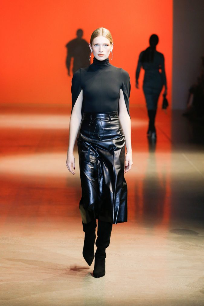 fall-winter-fashion-2020-cape-sleeve-top-leather-skirt-Cushnie-675x1013 +20 Fall Fashion Trends of 2020 for the Fans of Unusual Shoulders and Sleeves