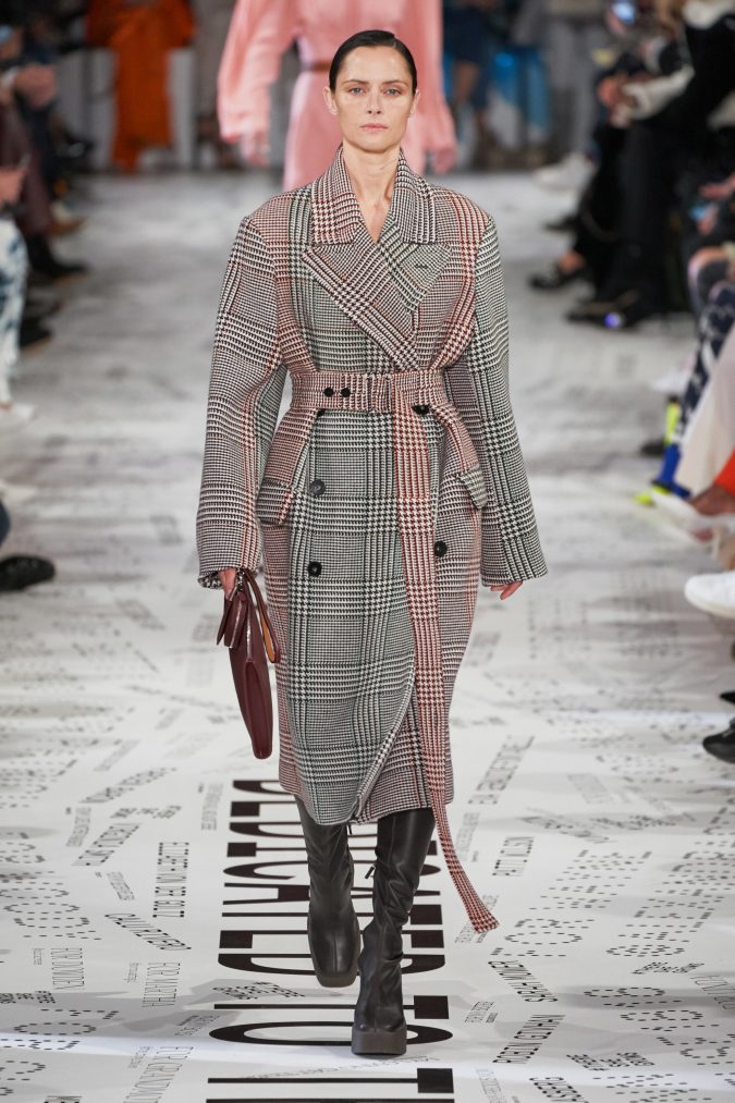 fall-winter-fashion-2020-checked-coat-Stella-McCartney-675x1013 +80 Fall/Winter Fashion Trends for a Stunning Wardrobe in 2022