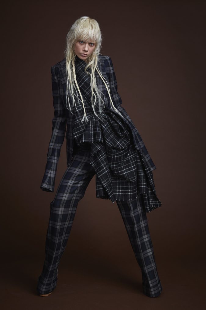 fall winter fashion 2020 checked pantsuit Vera Wang +20 Fall Fashion Trends of Unusual Shoulders and Sleeves - 2