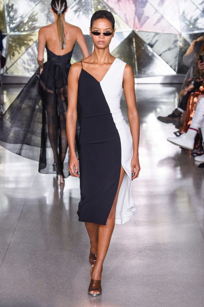 fall winter fashion 2020 dress Christian Siriano 2 +20 Fall Fashion Trends of Unusual Shoulders and Sleeves - 63