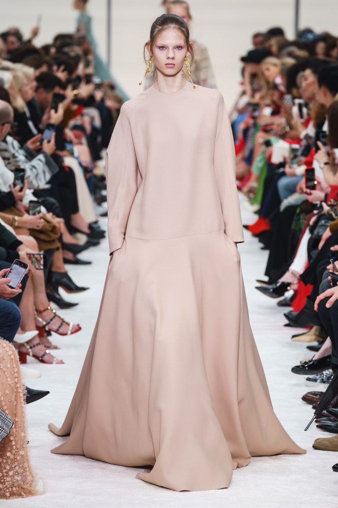 fall winter fashion 2020 drop waiste dress Valentino 1 +80 Fall/Winter Fashion Trends for a Stunning Wardrobe - 31