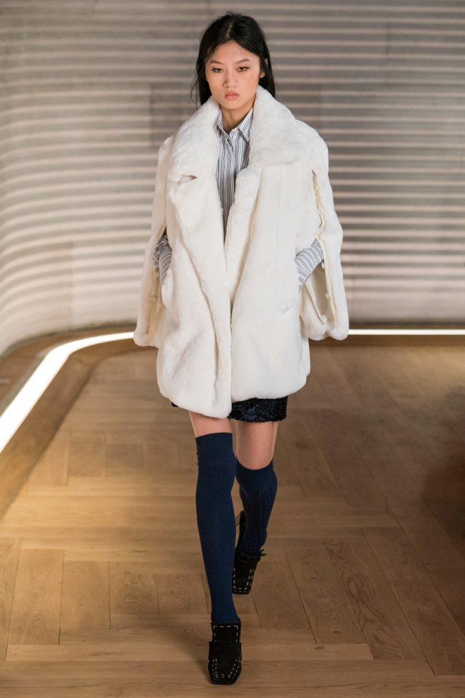 fall winter fashion 2020 faux fur coat Each x Other 2 90 Fall/Winter Fashion Ideas for a Perfect Combination of Vintage and Modern - 65