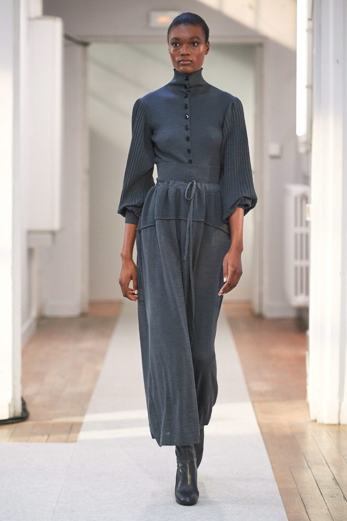 fall winter fashion 2020 jumpsuit pleated sleeves Lemaire +20 Fall Fashion Trends of Unusual Shoulders and Sleeves - 54