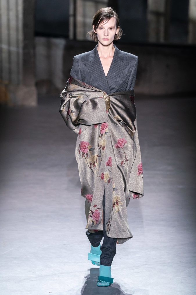 fall winter fashion 2020 layered sleeves Dries Van Noten 2 +20 Fall Fashion Trends of Unusual Shoulders and Sleeves - 10
