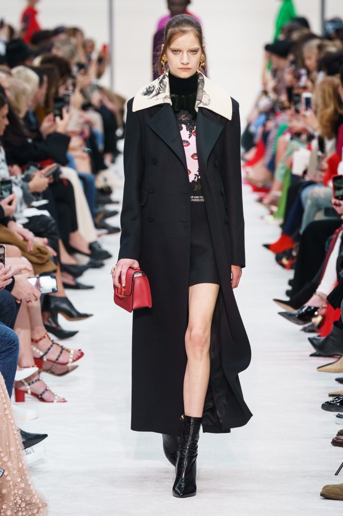 fall winter fashion 2020 long coat Valentino +80 Fall/Winter Fashion Trends for a Stunning Wardrobe - 52