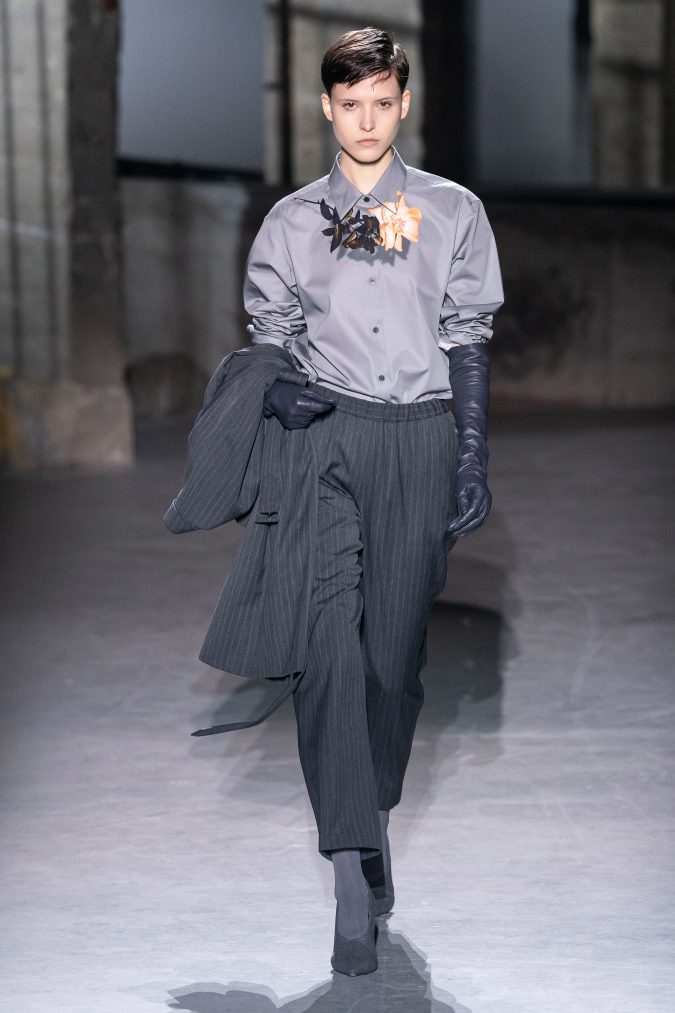 fall winter fashion 2020 pantsuit Dries Van Noten 2 +20 Fall Fashion Trends of Unusual Shoulders and Sleeves - 23