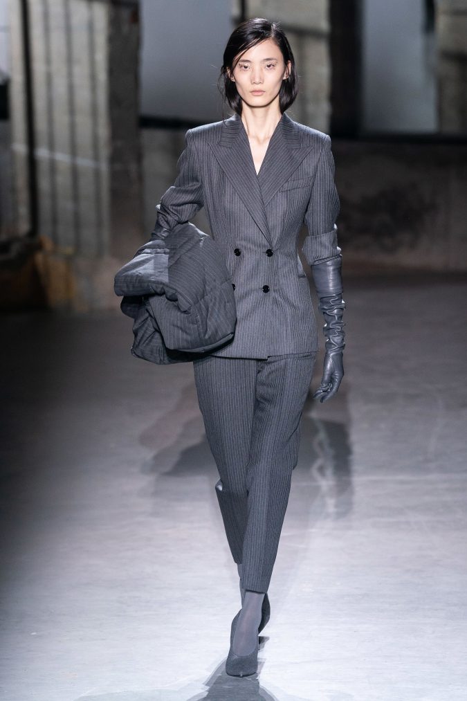 fall winter fashion 2020 pantsuit Dries Van Noten +20 Fall Fashion Trends of Unusual Shoulders and Sleeves - 22