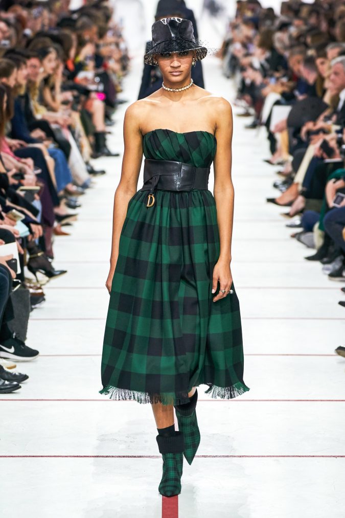 fall winter fashion 2020 plaided dress Dior 3 60+ Retro Fashion Designs of Fall/Winter Inspired by the 80s and 90s - 53